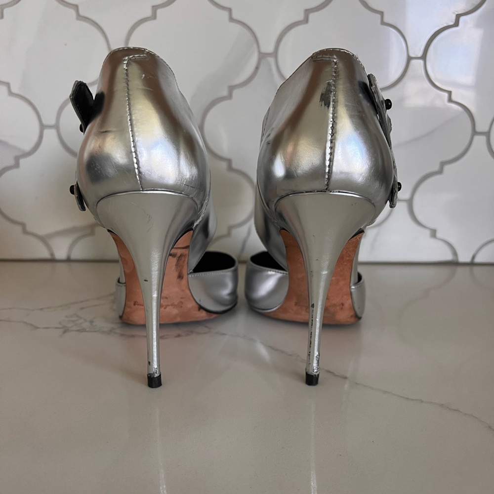 Elizabeth and James Metallica Heels - Picture 4 of 10